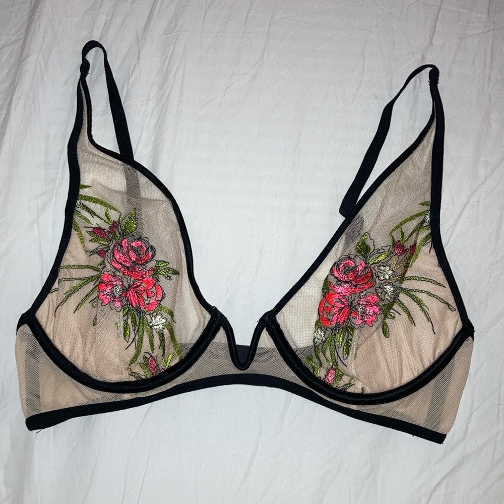 Gorgeous Embroidered VS Bra 34C